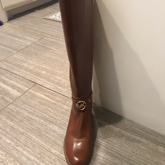 Michael Kors boots - Picture 1 of 3